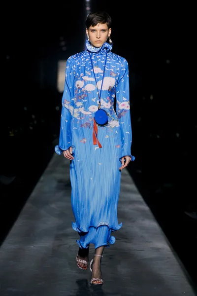 Look 32